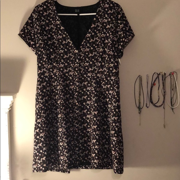 dress - Picture 1 of 3